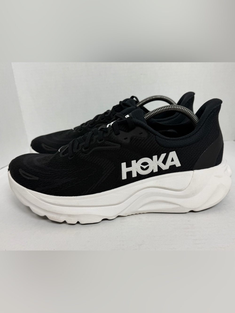 Hoka One One Arahi 8 Mens Running Shoes Black White Sneakers 1168690 BWHT SZ 11D